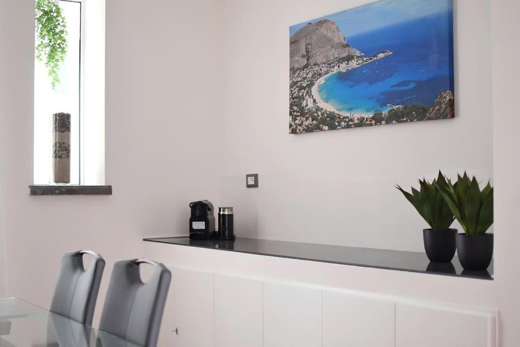 Iflat Normanni Lounge Apartment ปาแลร์โม ภายนอก รูปภาพ
