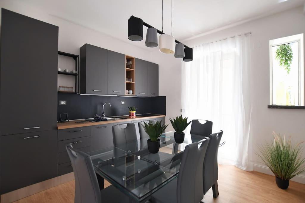 Iflat Normanni Lounge Apartment ปาแลร์โม ภายนอก รูปภาพ