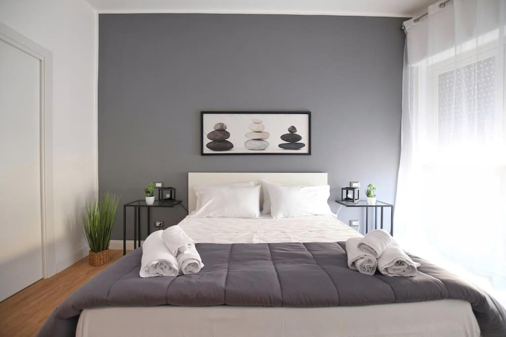 Iflat Normanni Lounge Apartment ปาแลร์โม ภายนอก รูปภาพ